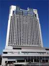 スイスホテル南海大阪：地上36階147m。大阪ミナミのランドマーク